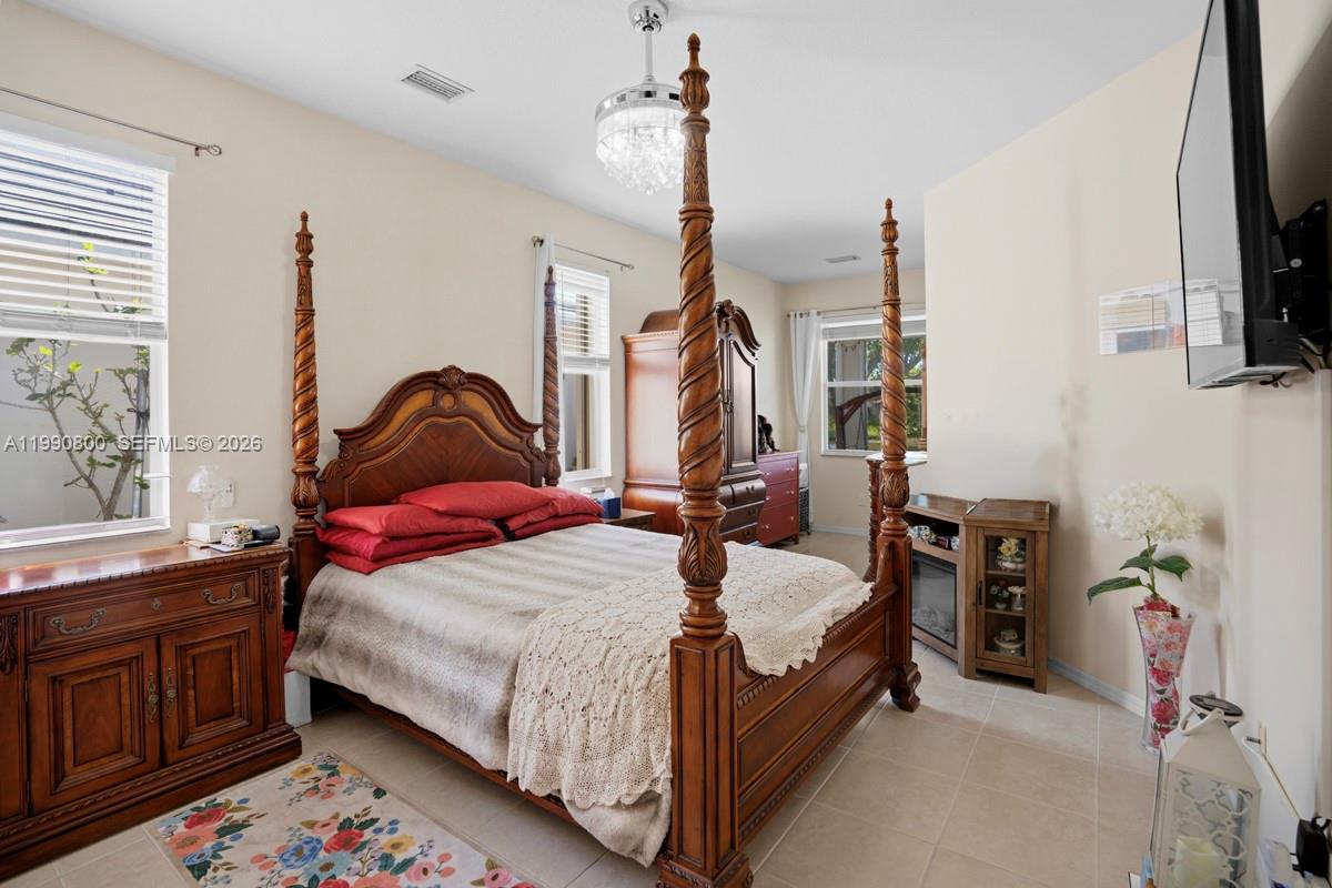 LAKEFOREST POINTE - Residential