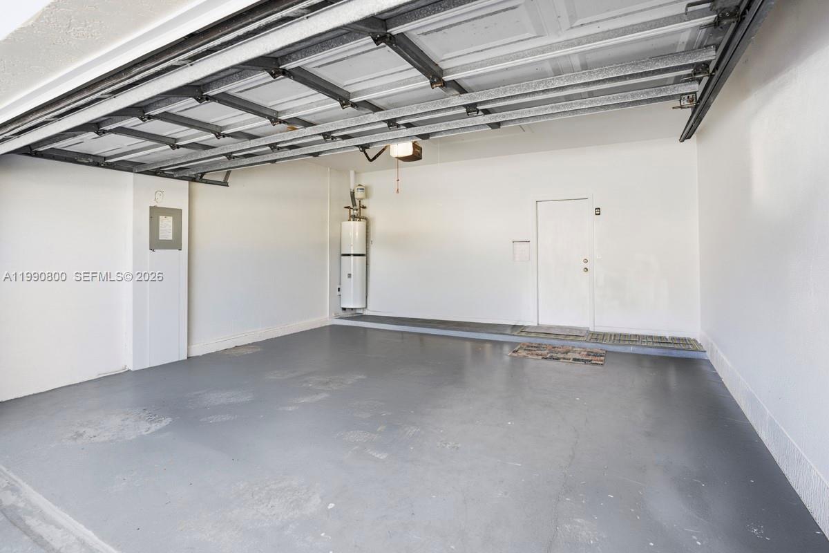 LAKEFOREST POINTE - Residential