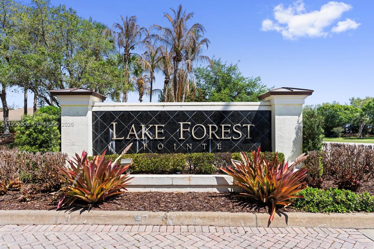 LAKEFOREST POINTE - Residential