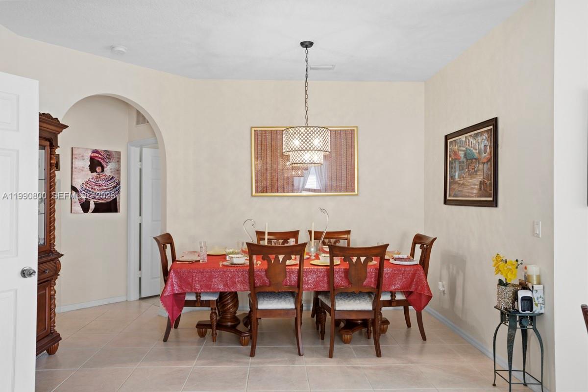 LAKEFOREST POINTE - Residential