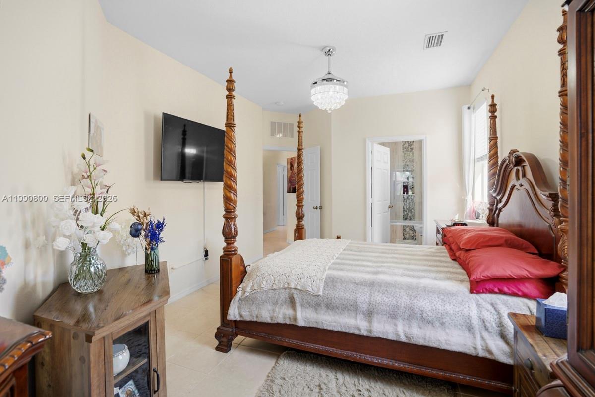 LAKEFOREST POINTE - Residential