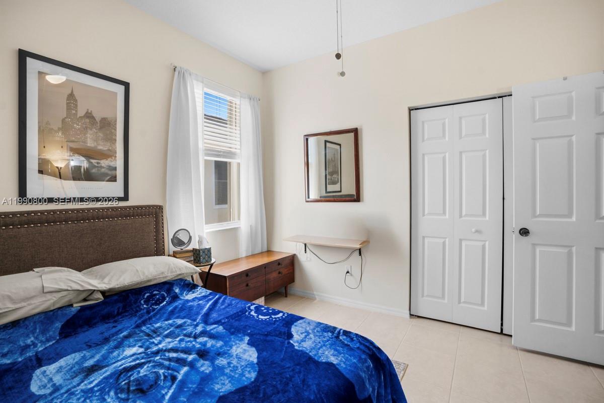 LAKEFOREST POINTE - Residential