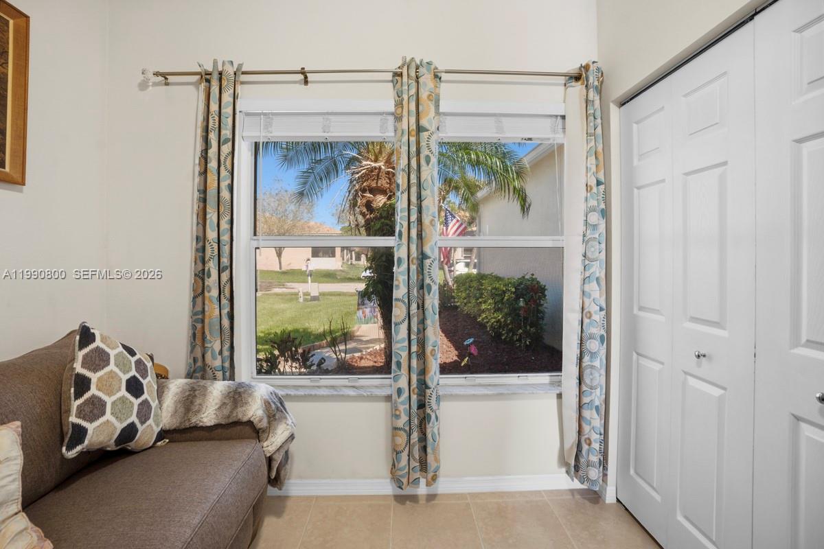 LAKEFOREST POINTE - Residential