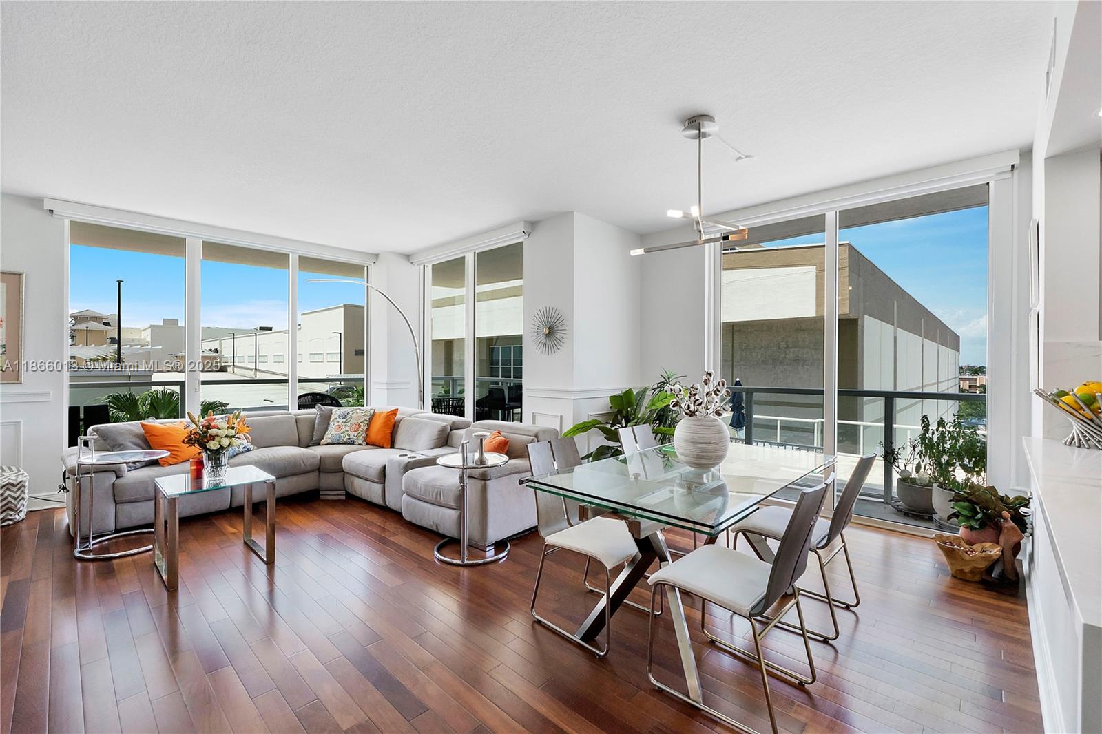 PORT CONDO - Residential