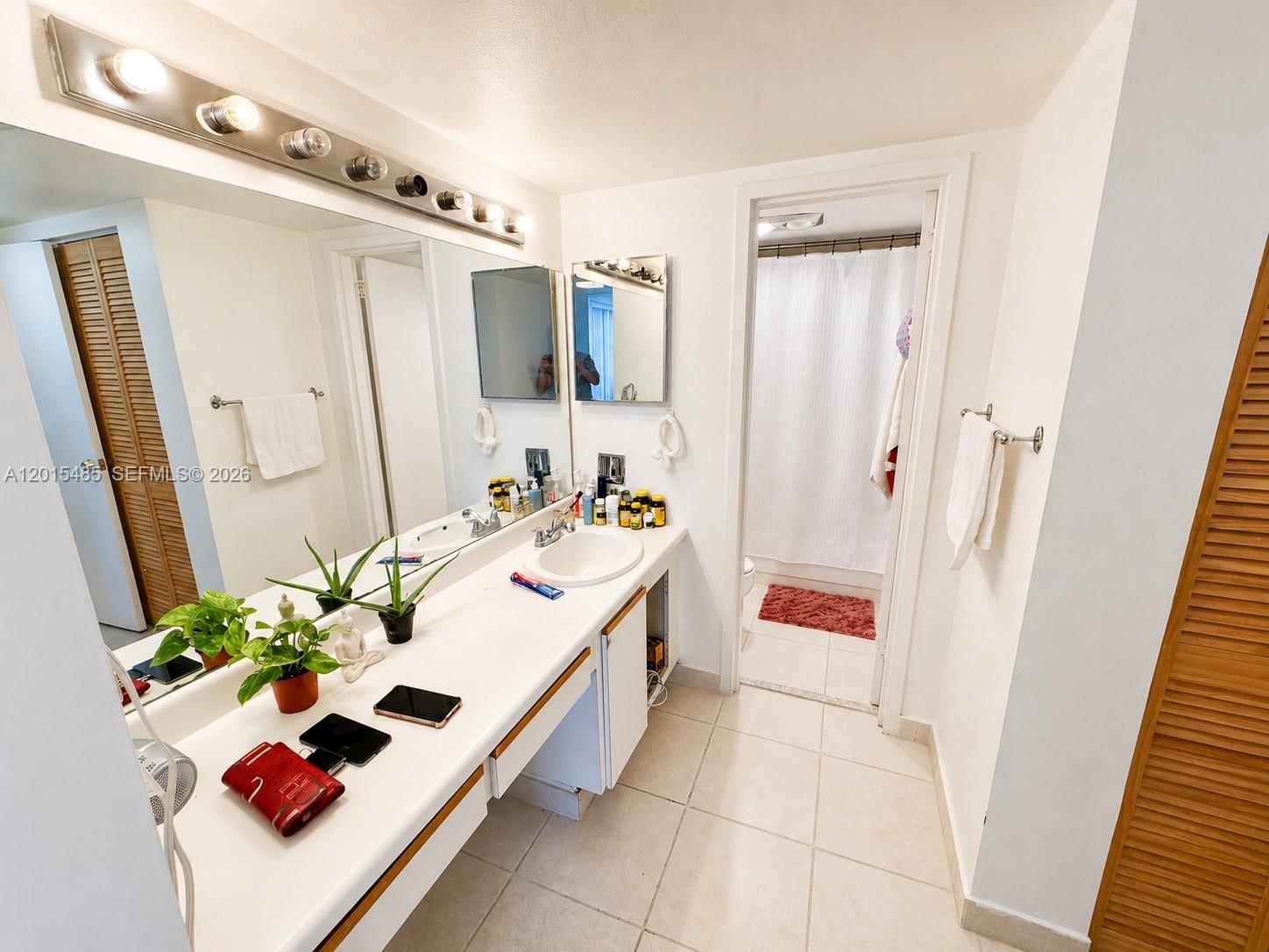 BONAVISTA CONDO - Residential