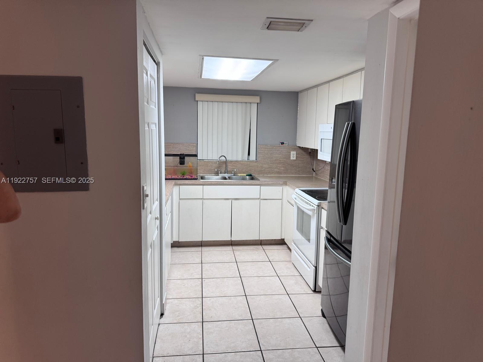 FERN ISLE GARDENS CONDO - Residential Lease