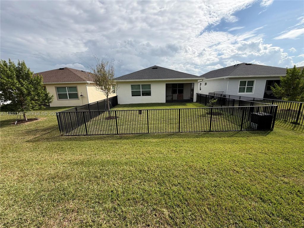 Photo of 400 SE Mulberry Way #400, Port St Lucie, FL 34984 (MLS # A11931140)