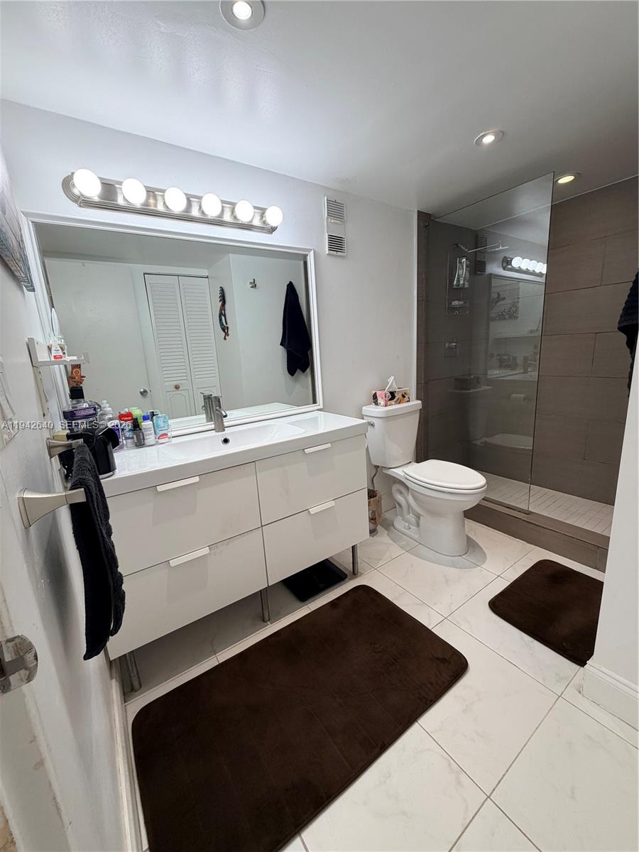 DANIANS SOUTH CONDO - Residential