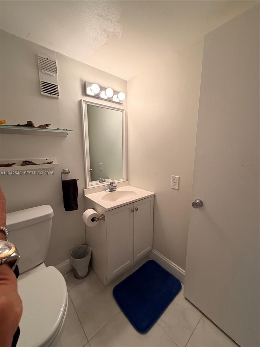 DANIANS SOUTH CONDO - Residential