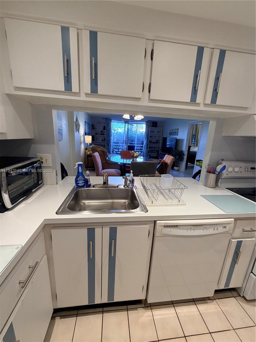 DANIANS SOUTH CONDO - Residential