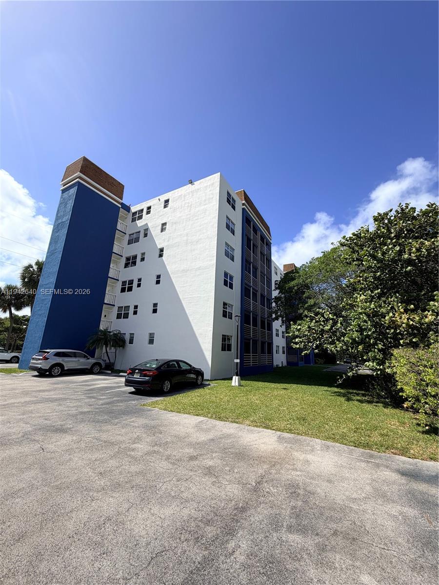 DANIANS SOUTH CONDO - Residential