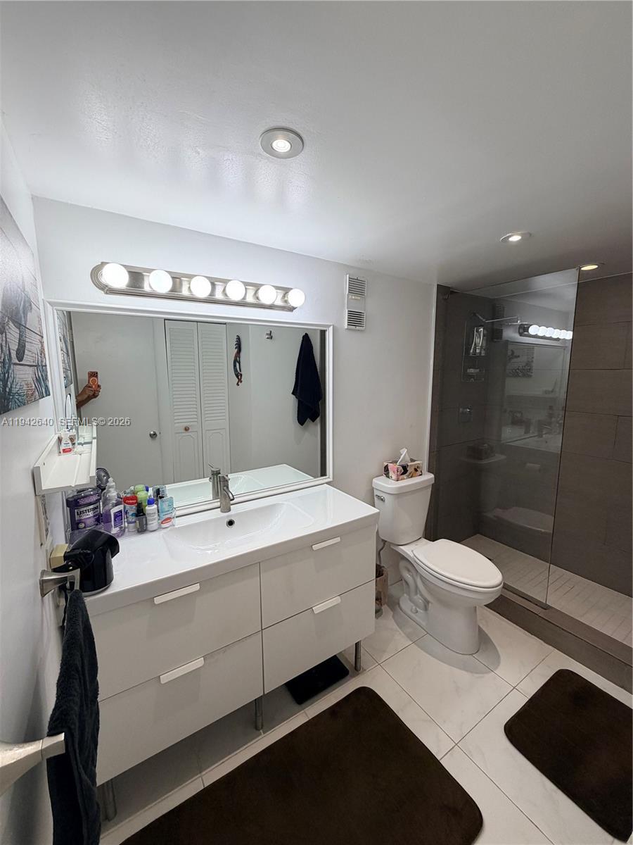 DANIANS SOUTH CONDO - Residential