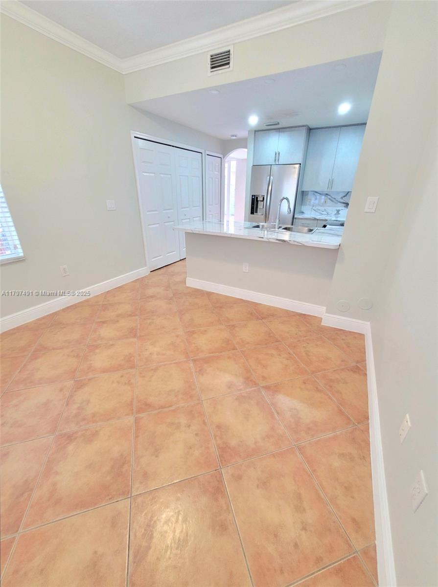 VILLA VIZCAYA CONDO - Residential