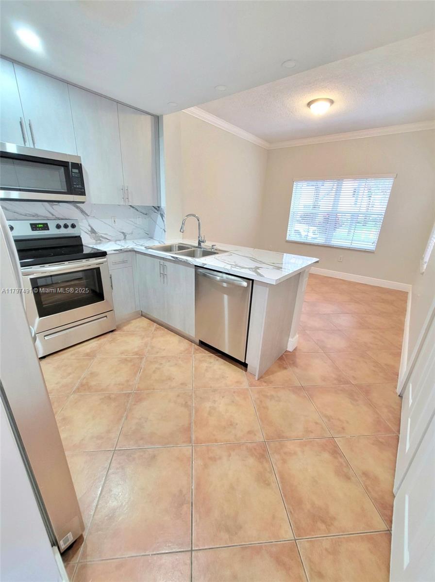 VILLA VIZCAYA CONDO - Residential