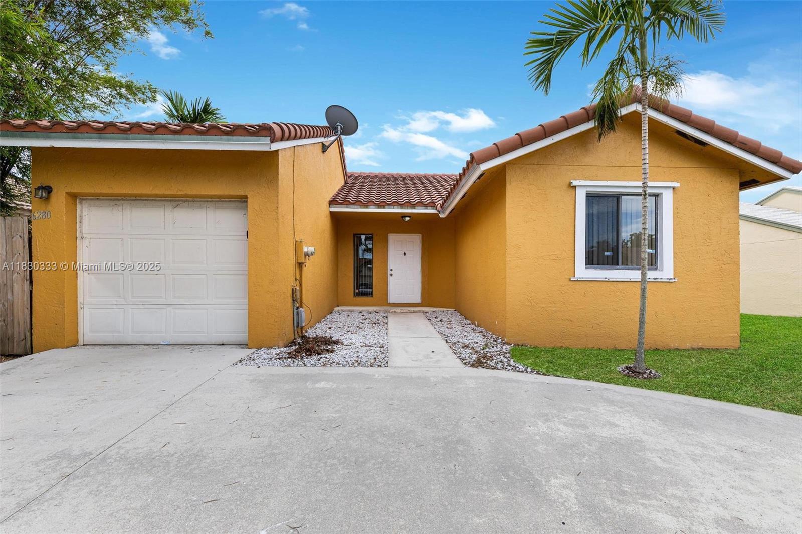 Move-In Ready 2-Bedroom, 2-Bathroom Waterfront Home with Den – Boynton Beach
This well-maintained waterfront home in Boynton Beach offers two bedrooms, two bathrooms, and a flexible den space that could potentially be converted into a third bedroom. The open-concept kitchen features black appliances, updated cabinetry, and overlooks a serene lake view—perfect for both everyday living and entertaining.
Tile flooring runs through most of the home for easy maintenance. Enjoy outdoor relaxation on the screened-in back patio, providing a peaceful setting to unwind and take in the water views. Additional features include a one-car garage for added convenience and storage.
Don’t miss out—schedule your private showing today!