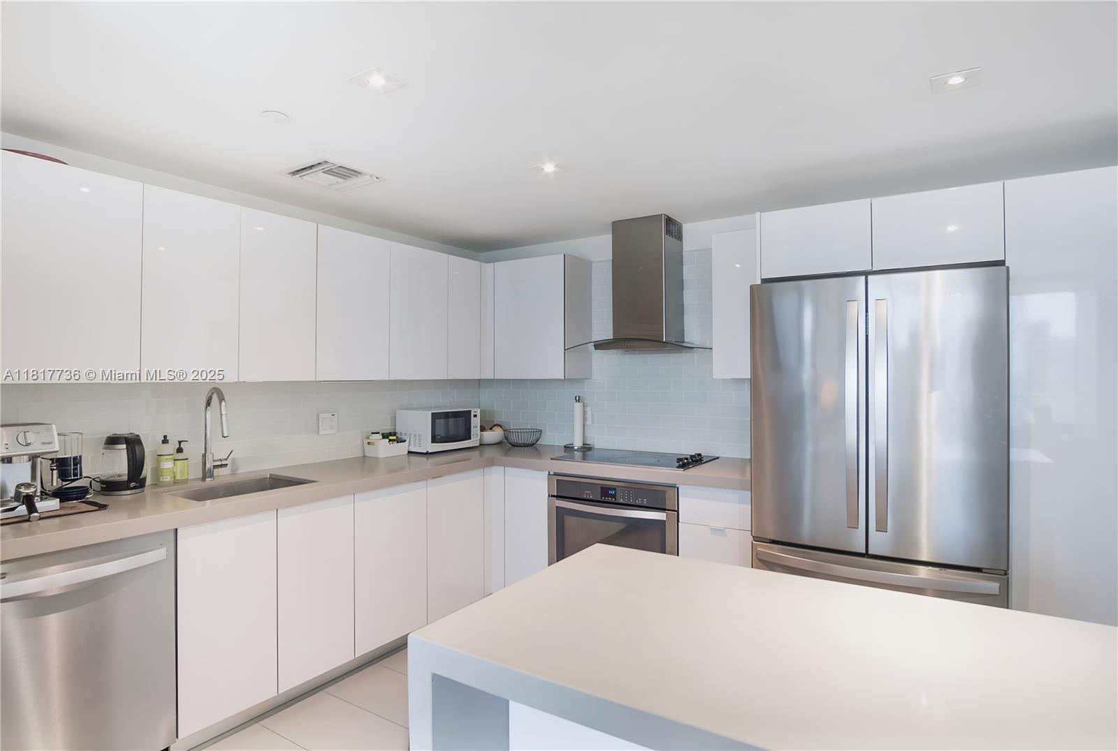 CANVAS CONDO - Residential Lease