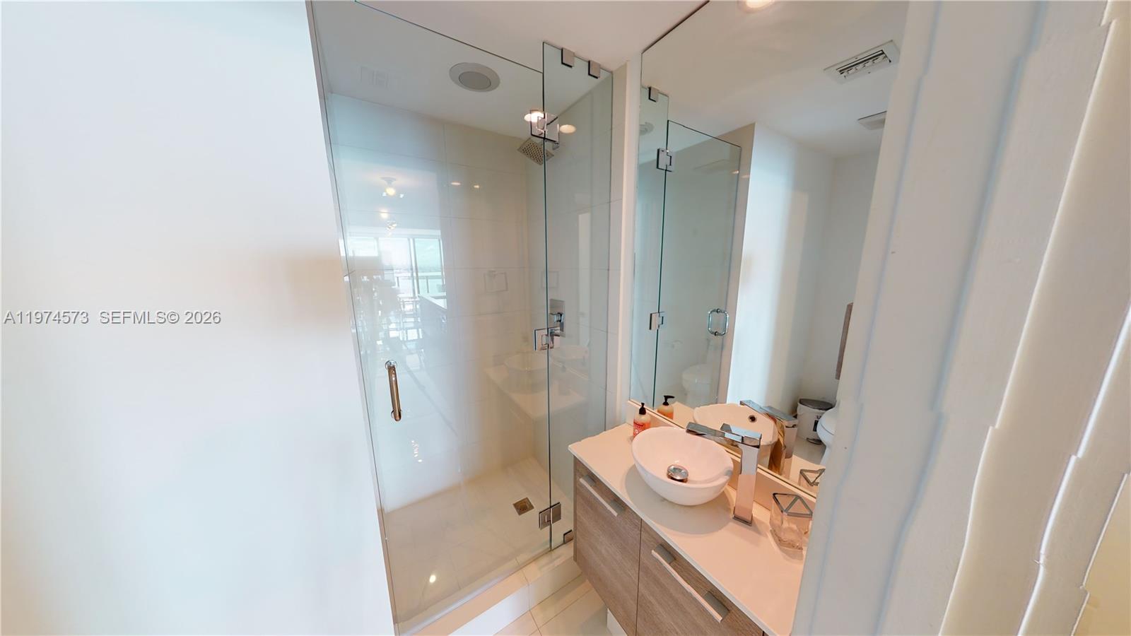 PARAISO BAY CONDO - Residential Lease