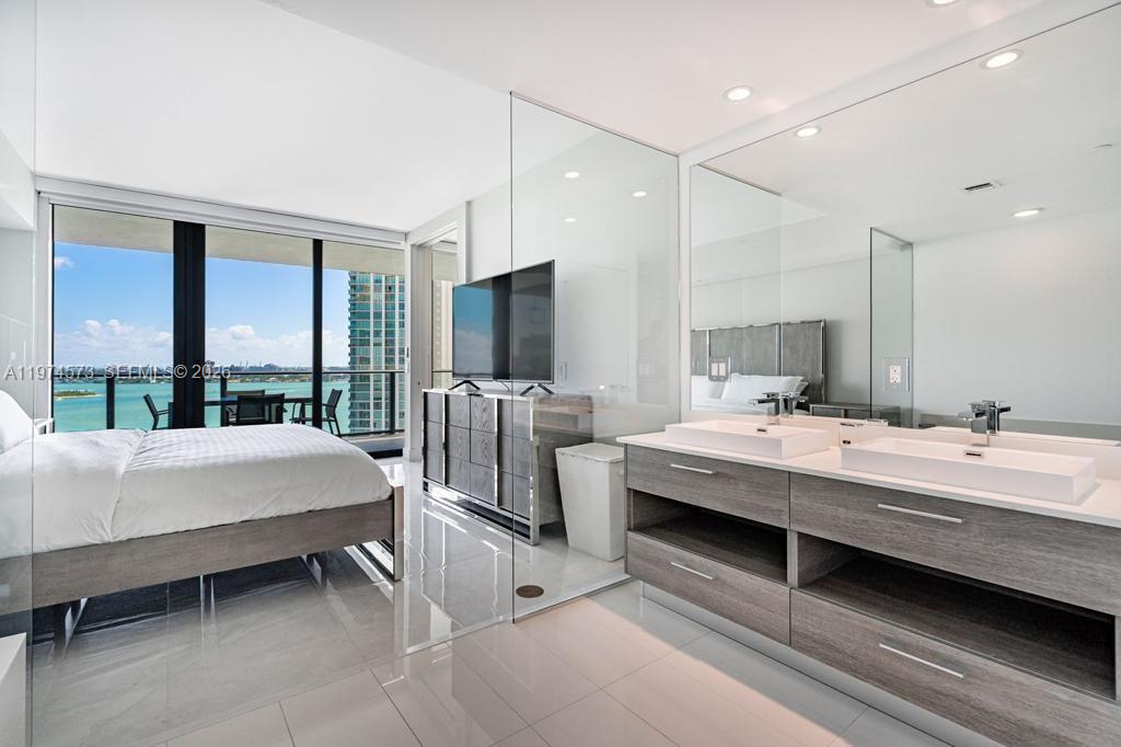 PARAISO BAY CONDO - Residential Lease