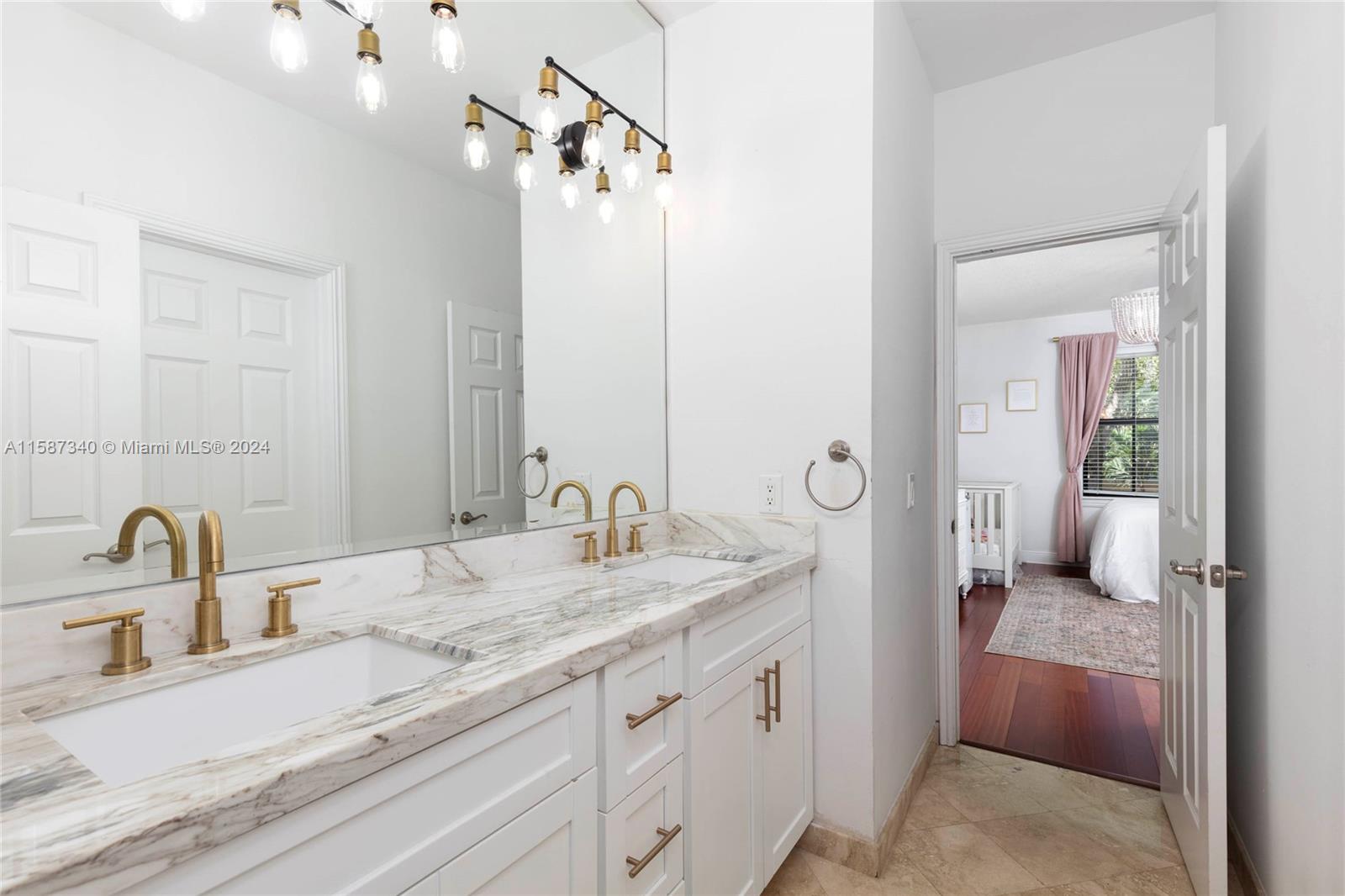 SUNSHINE VISTAS - Residential