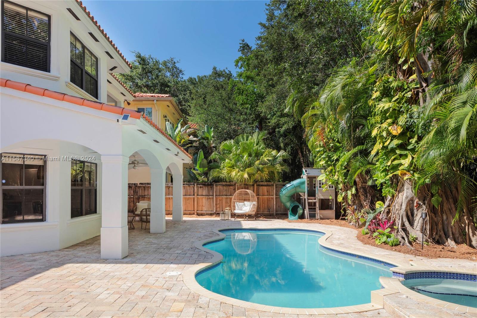 SUNSHINE VISTAS - Residential