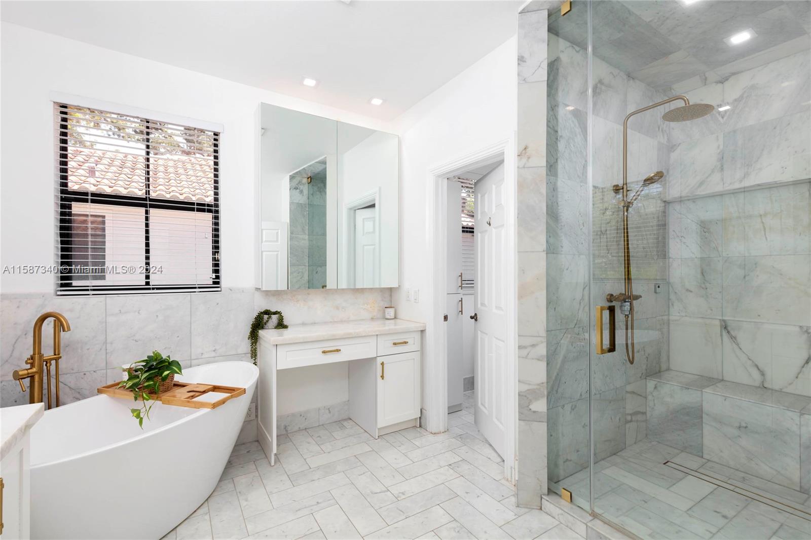 SUNSHINE VISTAS - Residential