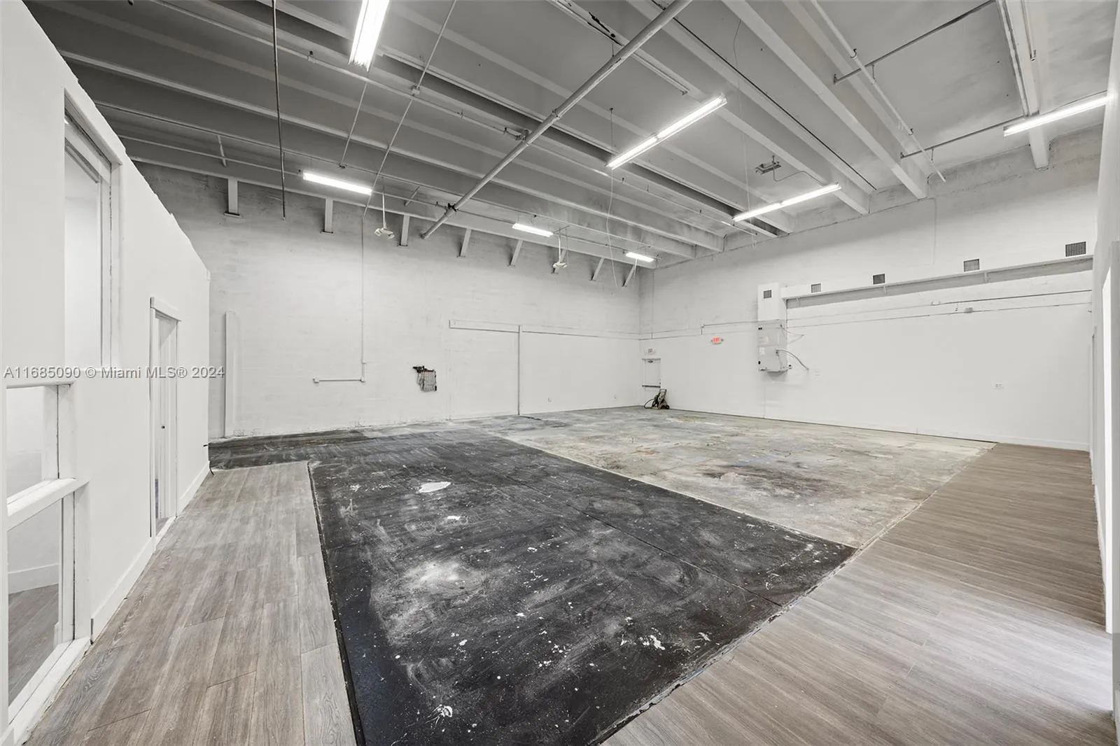 Miami, Florida 33186, United States, ,Residential,Pending,35778