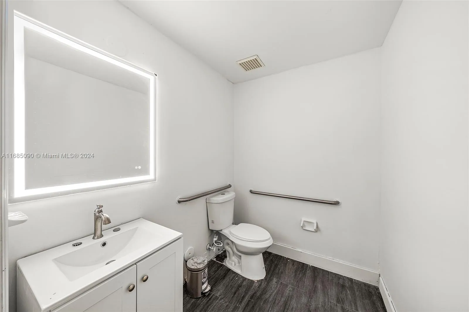 Miami, Florida 33186, United States, ,Residential,Pending,35778