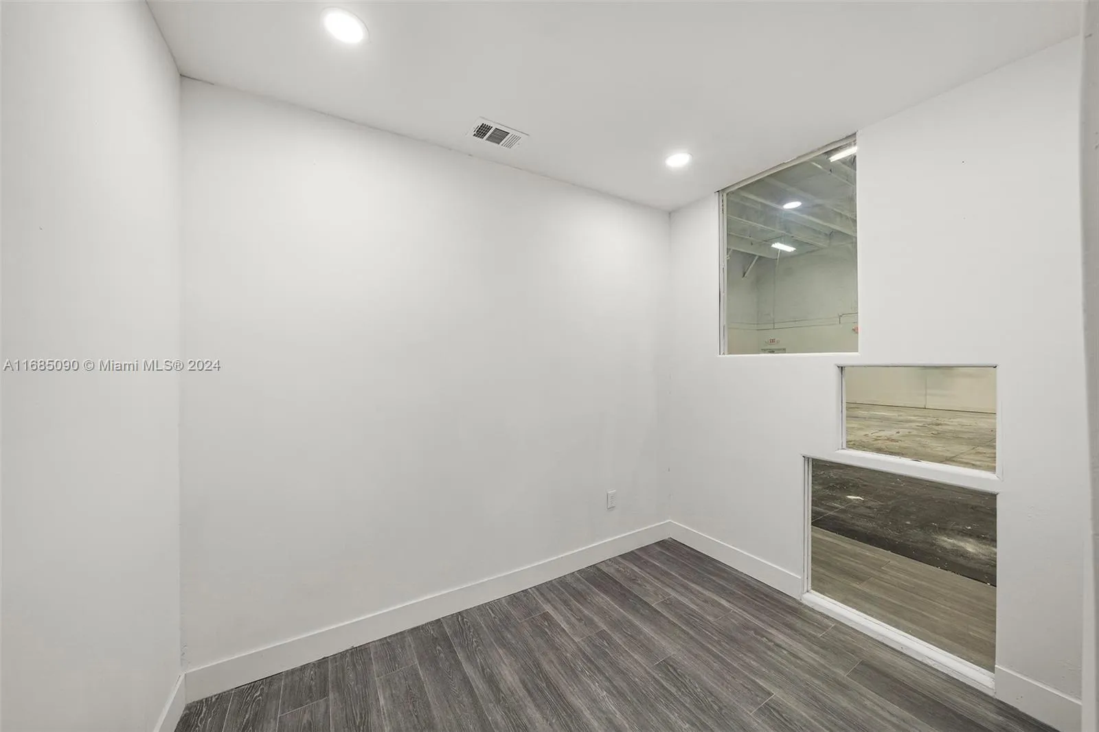 Miami, Florida 33186, United States, ,Residential,Pending,35778