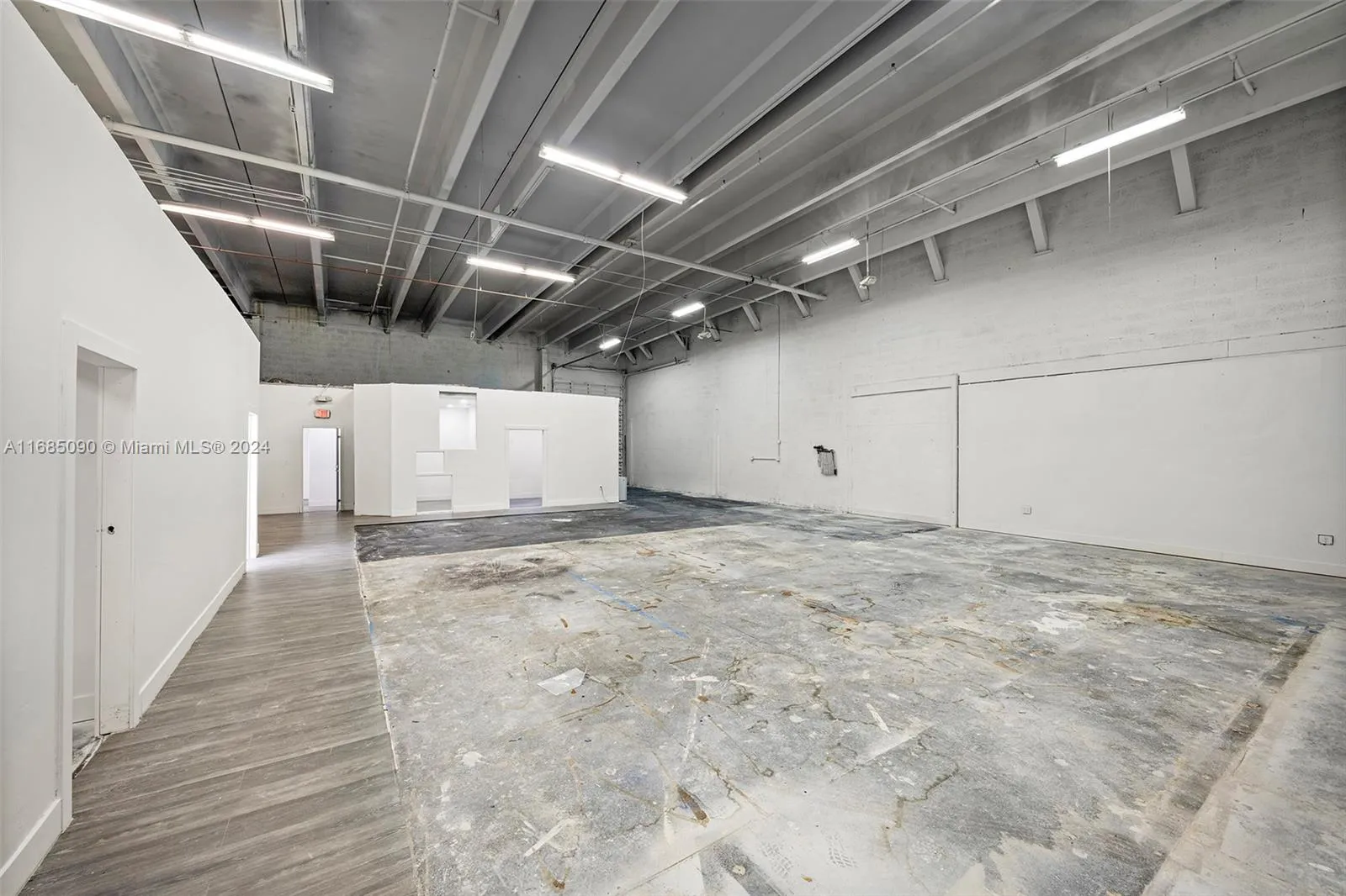 Miami, Florida 33186, United States, ,Residential,Pending,35778