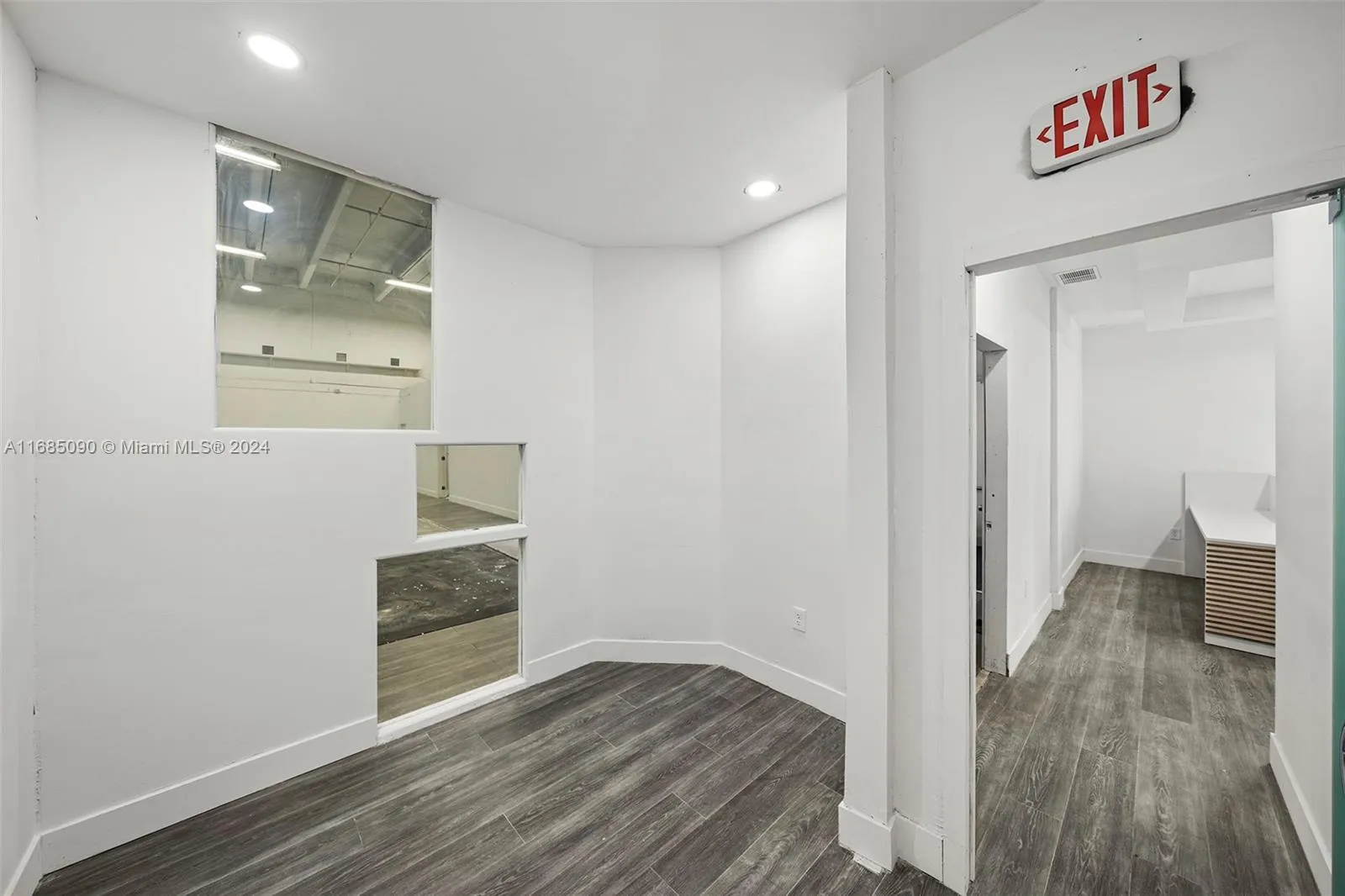 Miami, Florida 33186, United States, ,Residential,Pending,35778