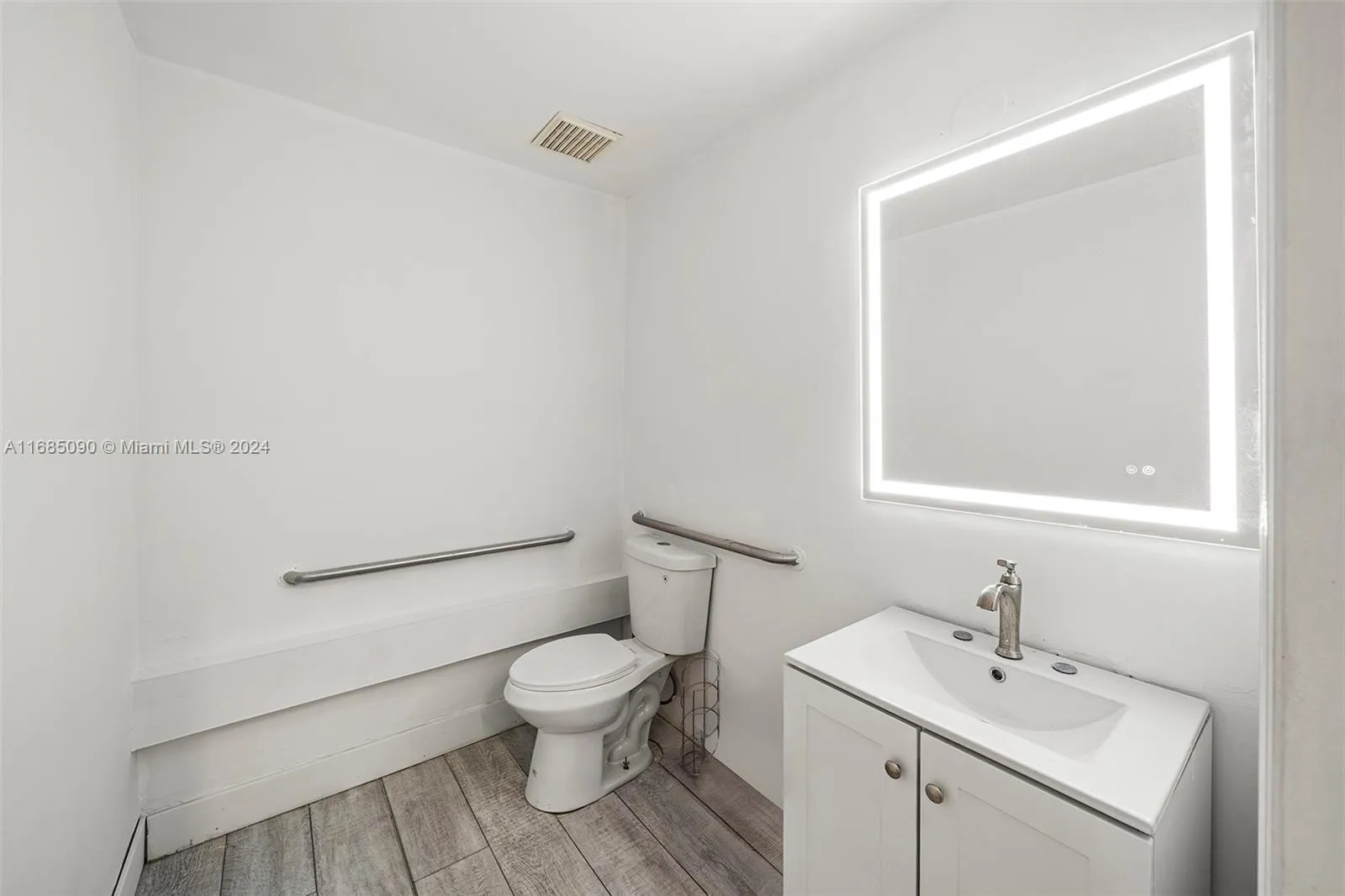 Miami, Florida 33186, United States, ,Residential,Pending,35778