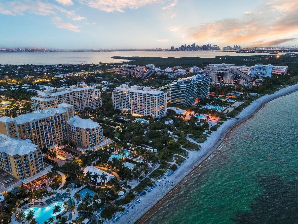 GRAND BAY TOWER CONDO - Residential