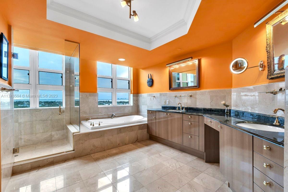 GRAND BAY TOWER CONDO - Residential