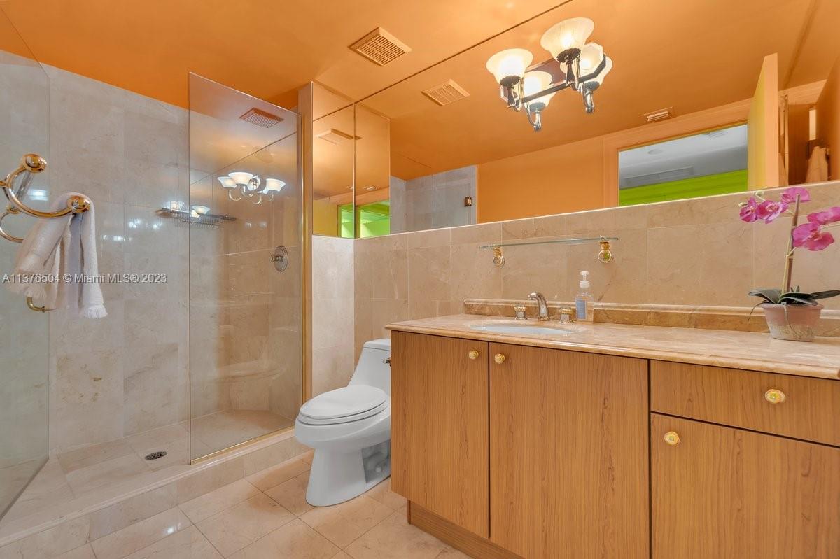 GRAND BAY TOWER CONDO - Residential