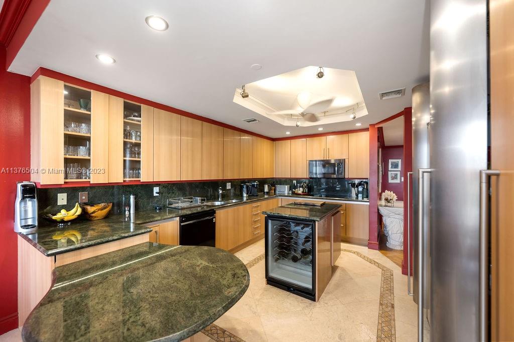 GRAND BAY TOWER CONDO - Residential