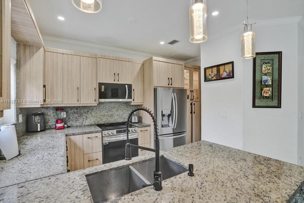 BELLAGIO AT VIZCAYA - Residential