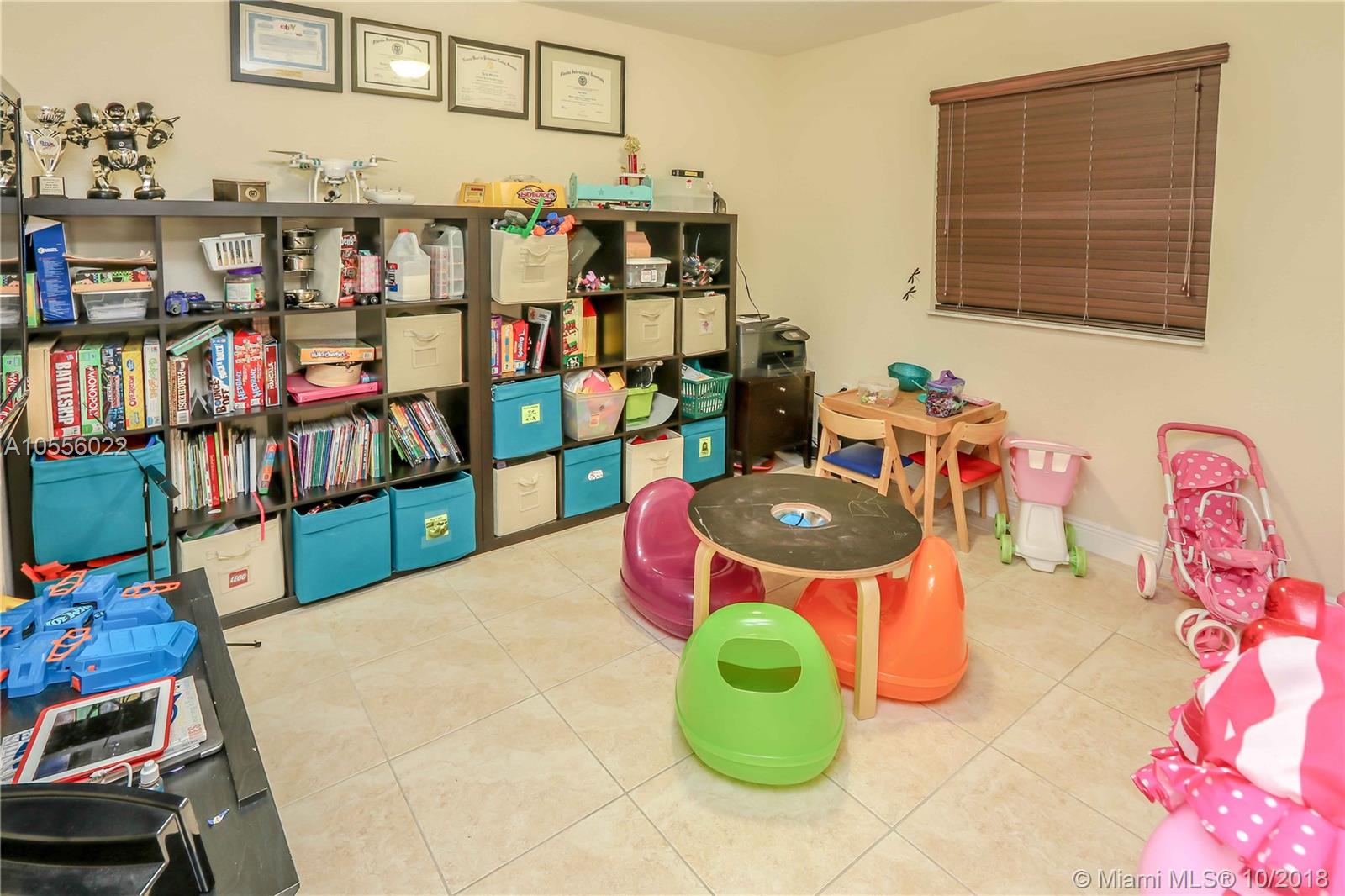 SOTO MANSIONS - Residential