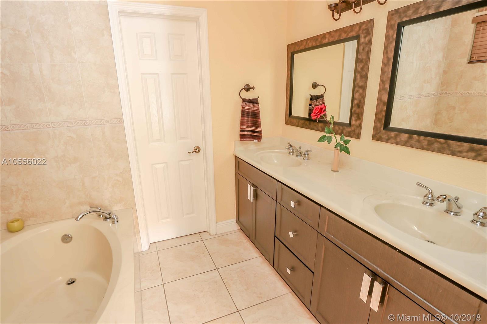 SOTO MANSIONS - Residential