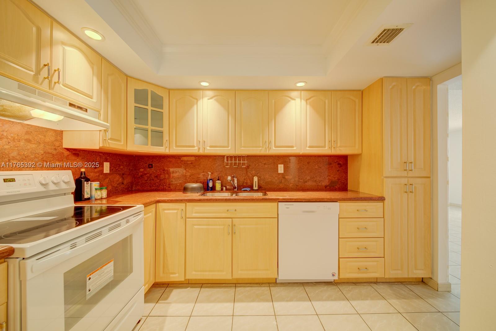 THE GEORGIAN CONDO - Residential