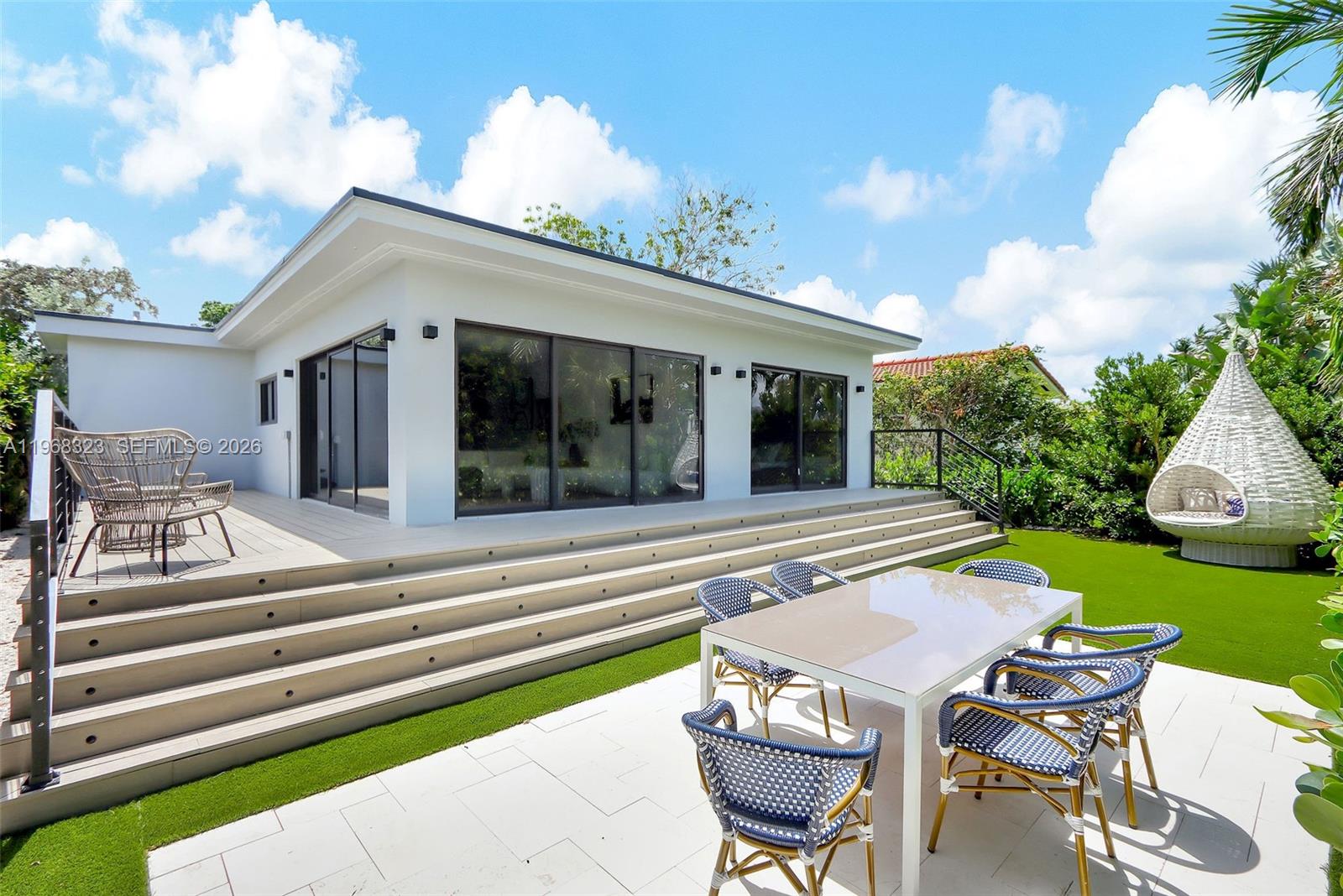 ALTOS DEL MAR NO 4 - Residential