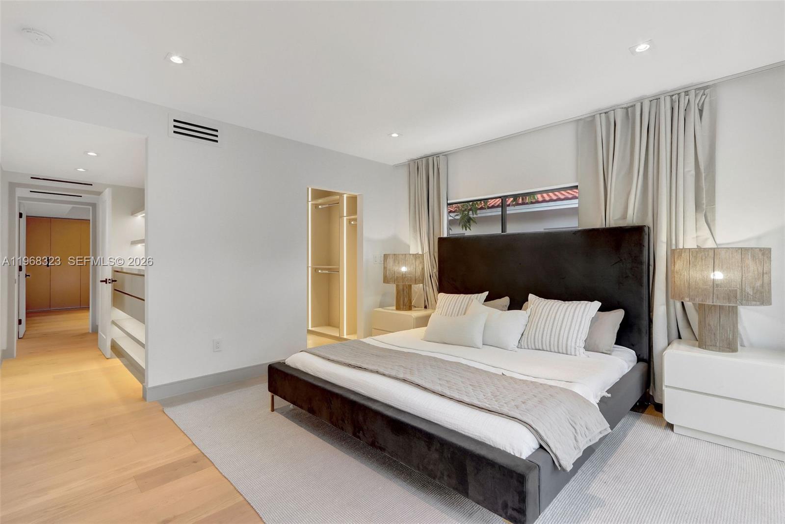 ALTOS DEL MAR NO 4 - Residential