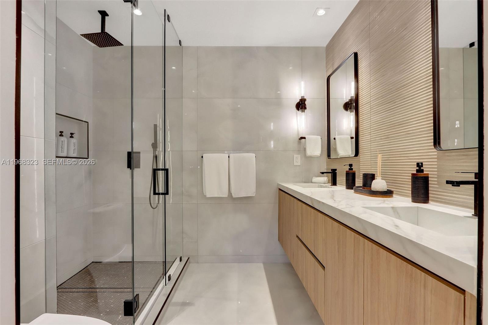 ALTOS DEL MAR NO 4 - Residential