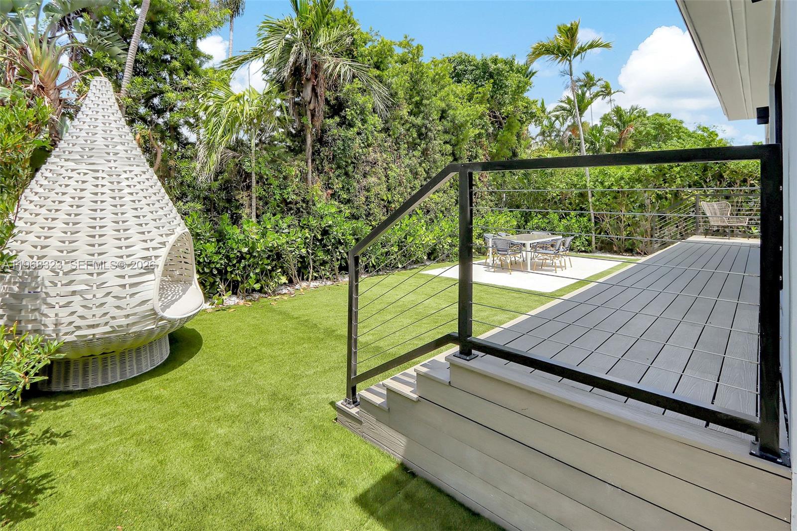 ALTOS DEL MAR NO 4 - Residential