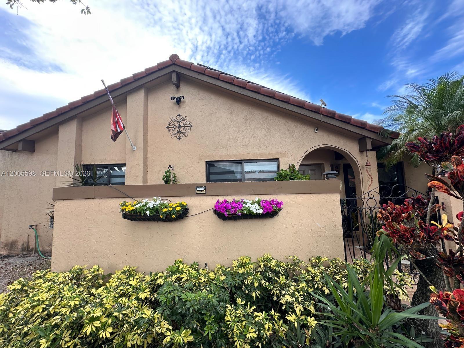 THE MOORS TOWNHOUSES - Residential