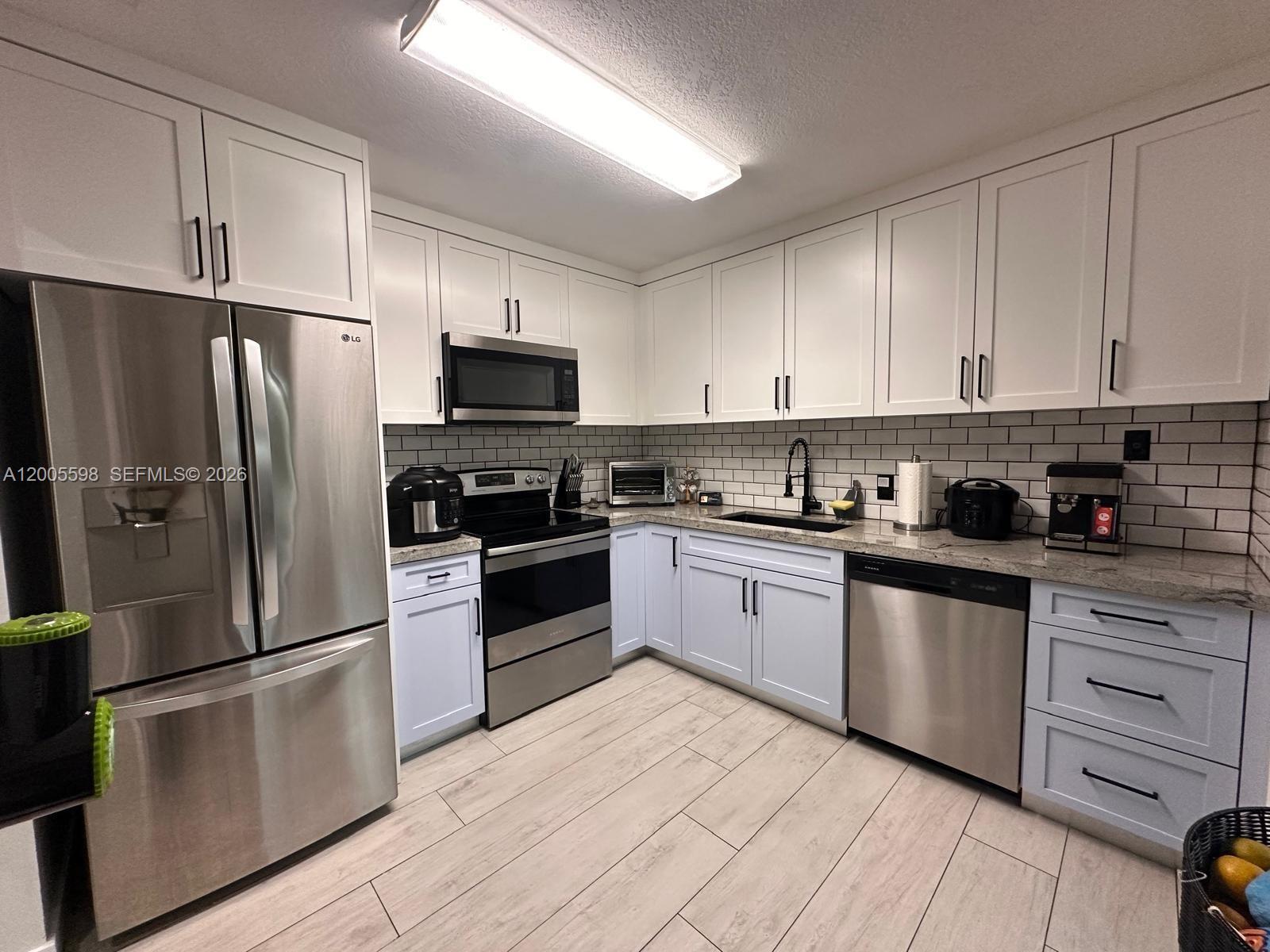 THE MOORS TOWNHOUSES - Residential