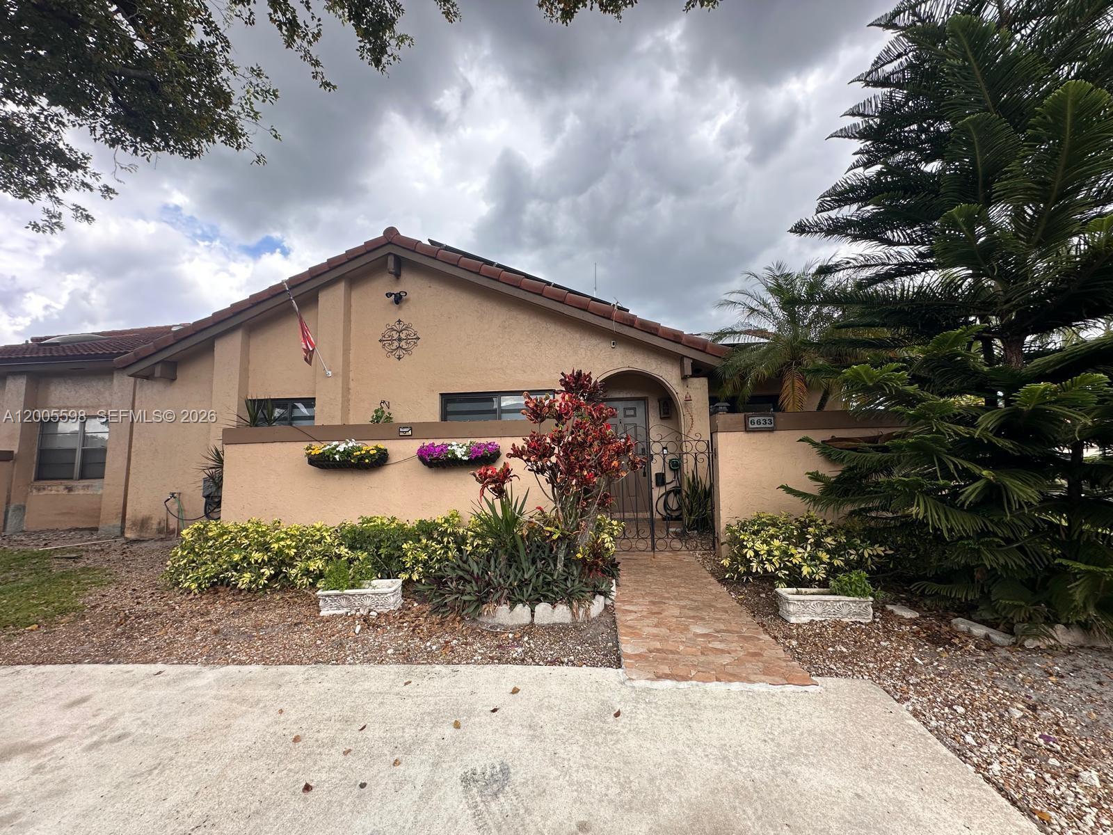 THE MOORS TOWNHOUSES - Residential