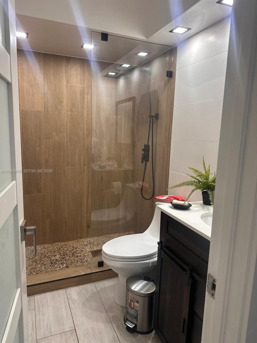 THE MOORS TOWNHOUSES - Residential