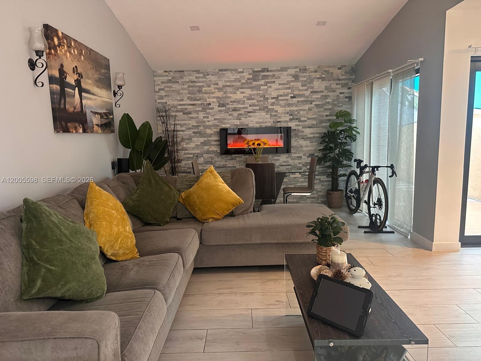 THE MOORS TOWNHOUSES - Residential