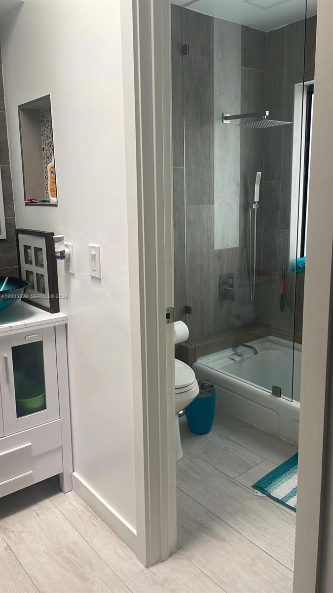 THE MOORS TOWNHOUSES - Residential