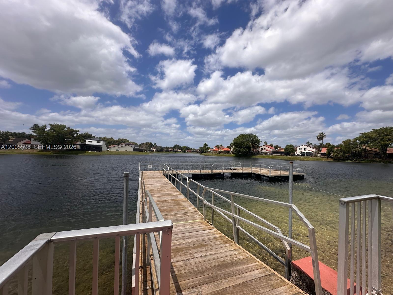 THE MOORS TOWNHOUSES - Residential